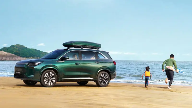 藍電E5PLUS上新了，10萬內(nèi)唯一長續(xù)航插混，一口價只要9.98萬