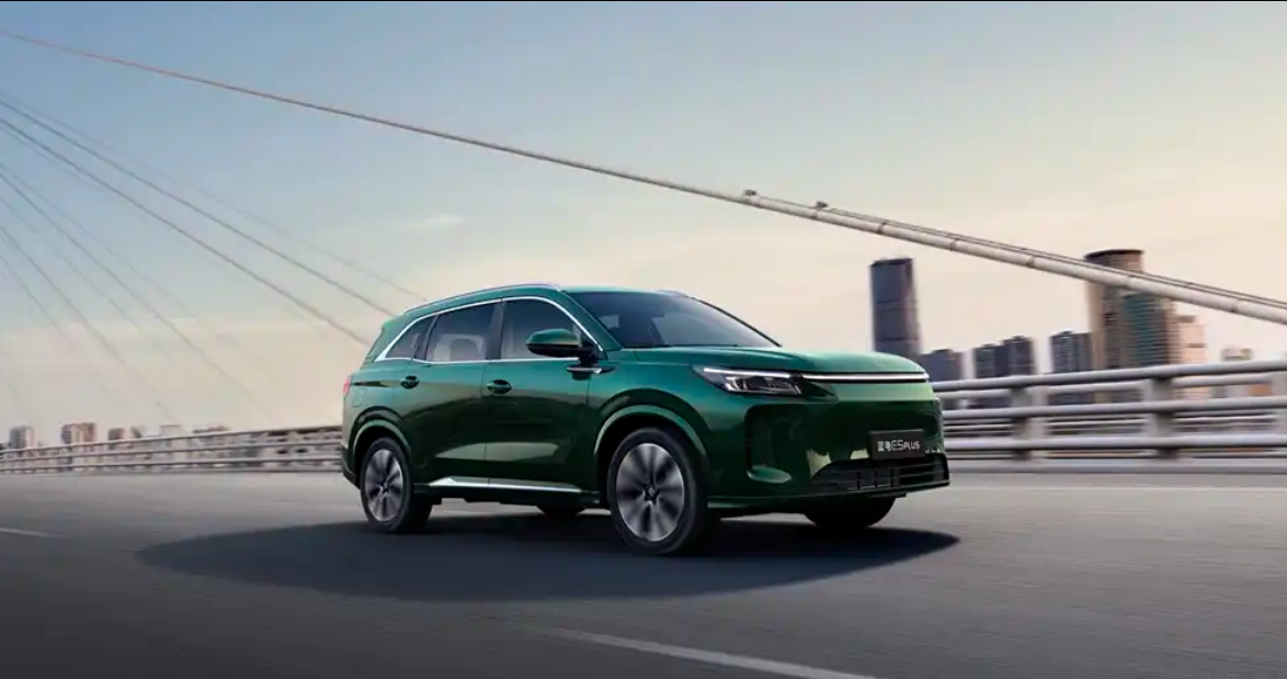春暖花開(kāi)，露營(yíng)出行 全能伙伴——藍(lán)電E5 PLUS 165km長(zhǎng)續(xù)航先享版
