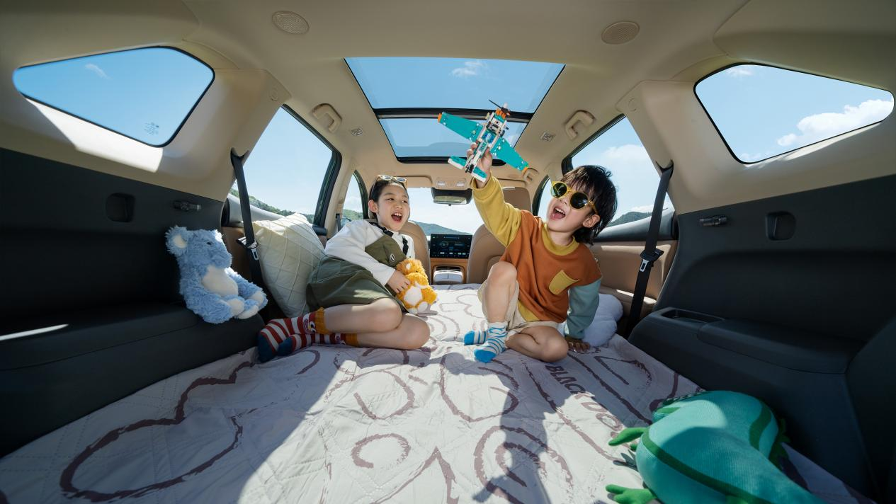 重新定義10萬級(jí)插混SUV價(jià)值標(biāo)準(zhǔn)，藍(lán)電E5 PLUS長(zhǎng)續(xù)航先享版