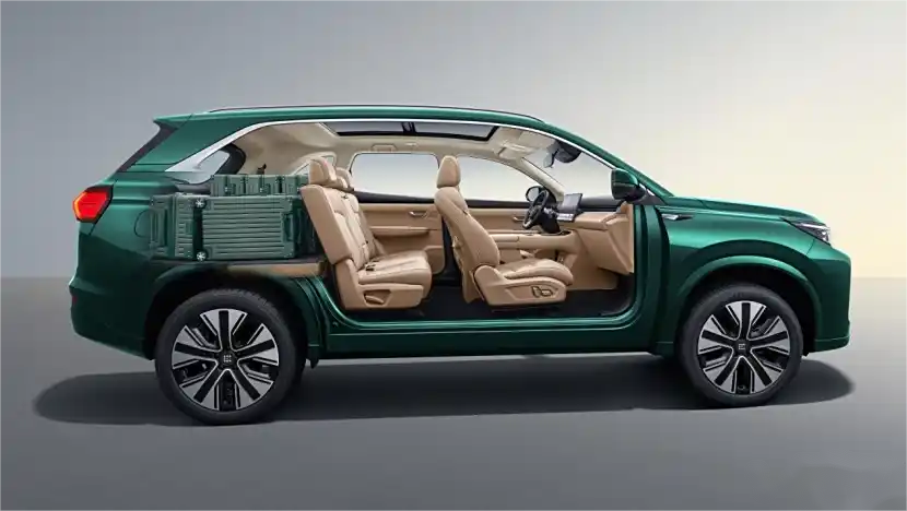 藍(lán)電E5 PLUS上新，一口價(jià)9.98萬(wàn)，10萬(wàn)內(nèi)唯一165km長(zhǎng)續(xù)航插混SUV